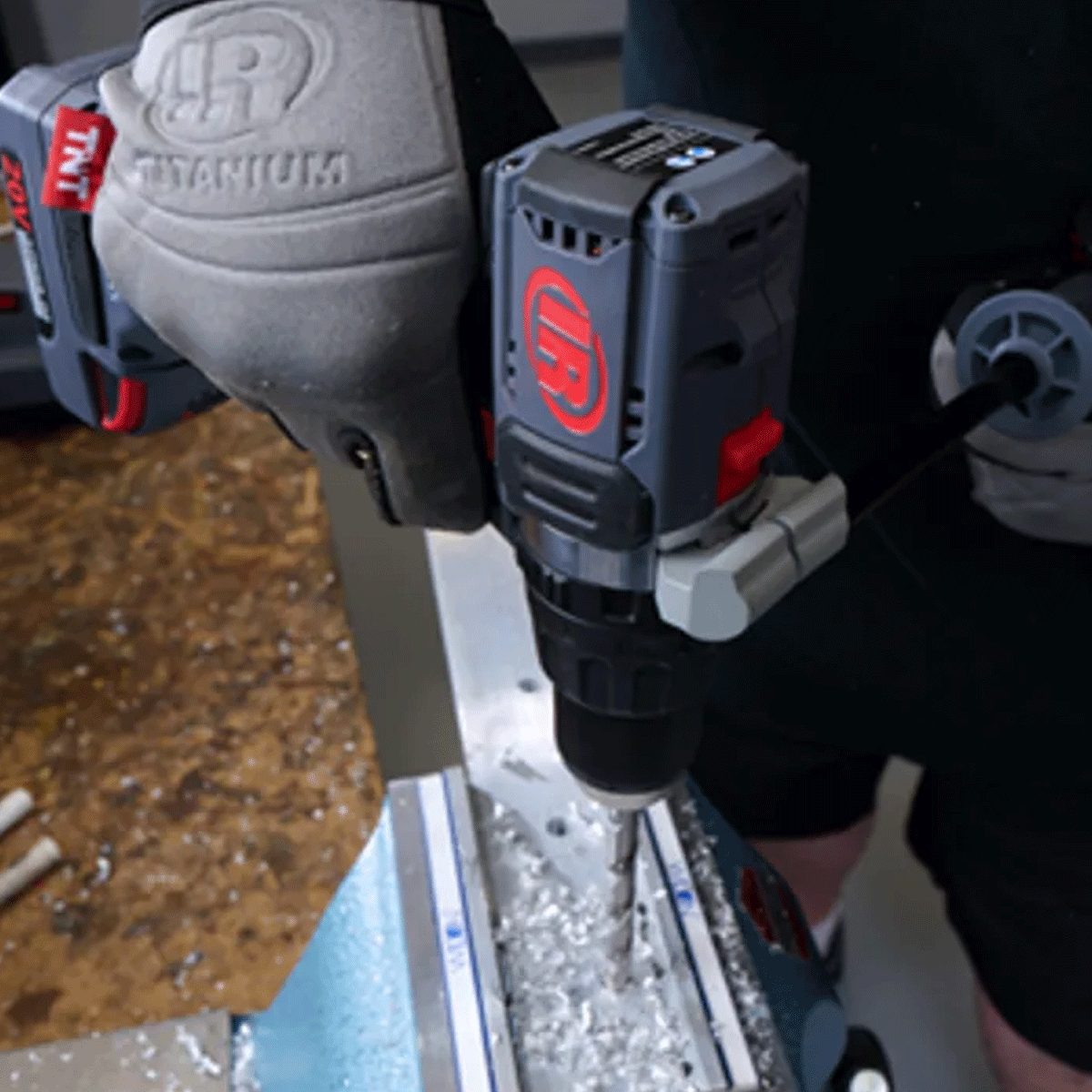 Taladro percutor Inalámbrico Ingersoll Rand - Image 4